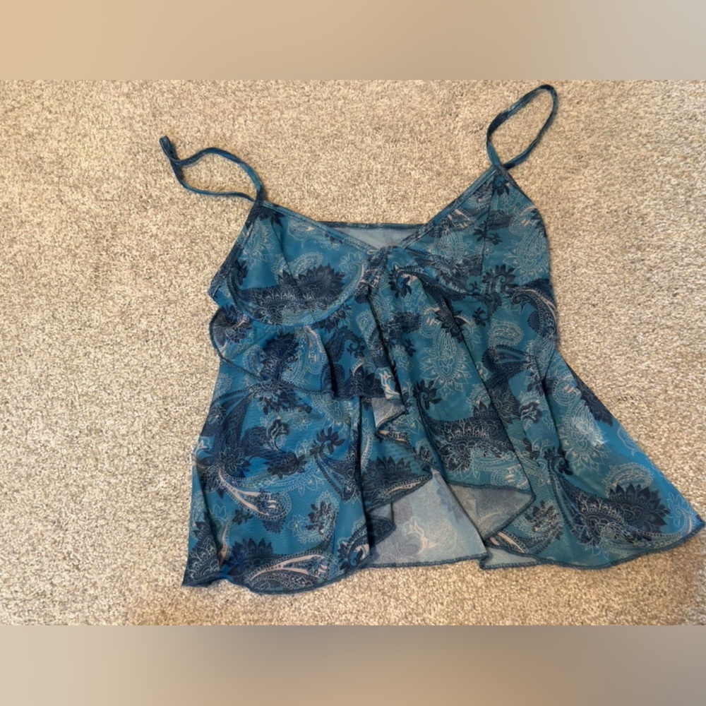 Flowey blue and black crop top.